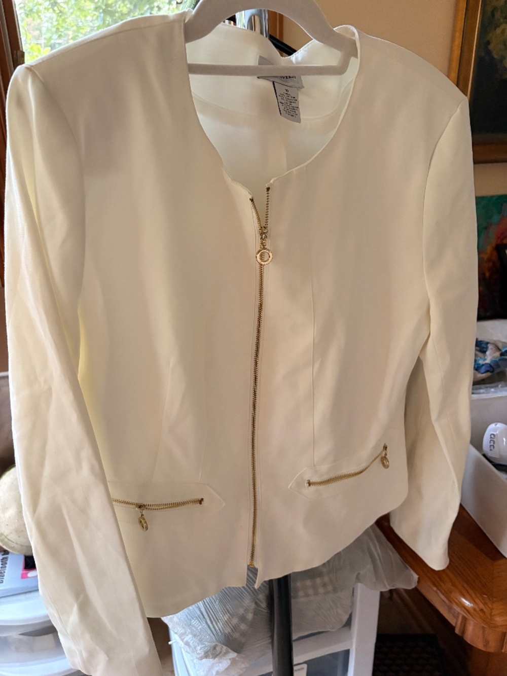 CARMEN MARC VALVO Collareless White Cream Ivory Gold Zip Up Blazer Jacket 10